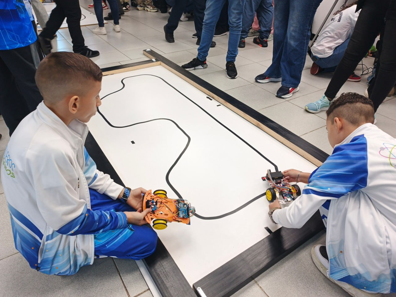 Primer encuentro amistoso de robótica se realizó en el Zulia