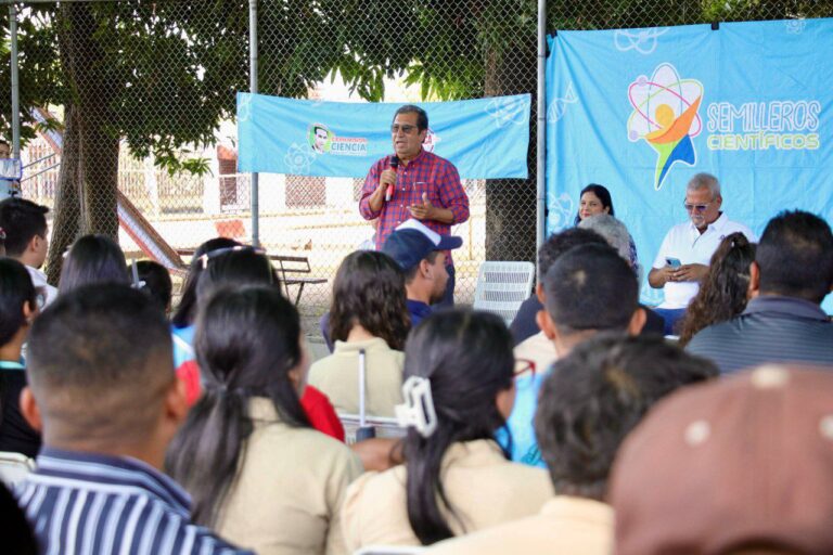 Lanzan Plan Ajedrez y Programa de Astronomía en Barinas