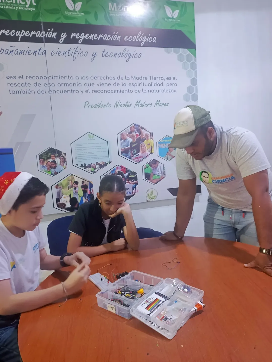 Niños y niñas de Apure disfrutaron de una jornada de formación en programación y robótica