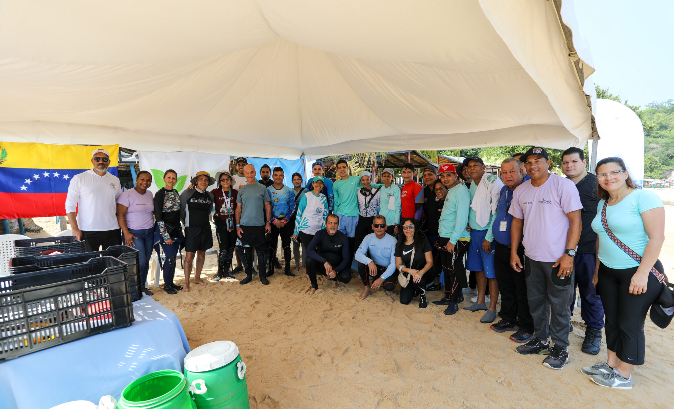 Ciencia venezolana ejecuta acciones contra el coral Unomia stolonifera