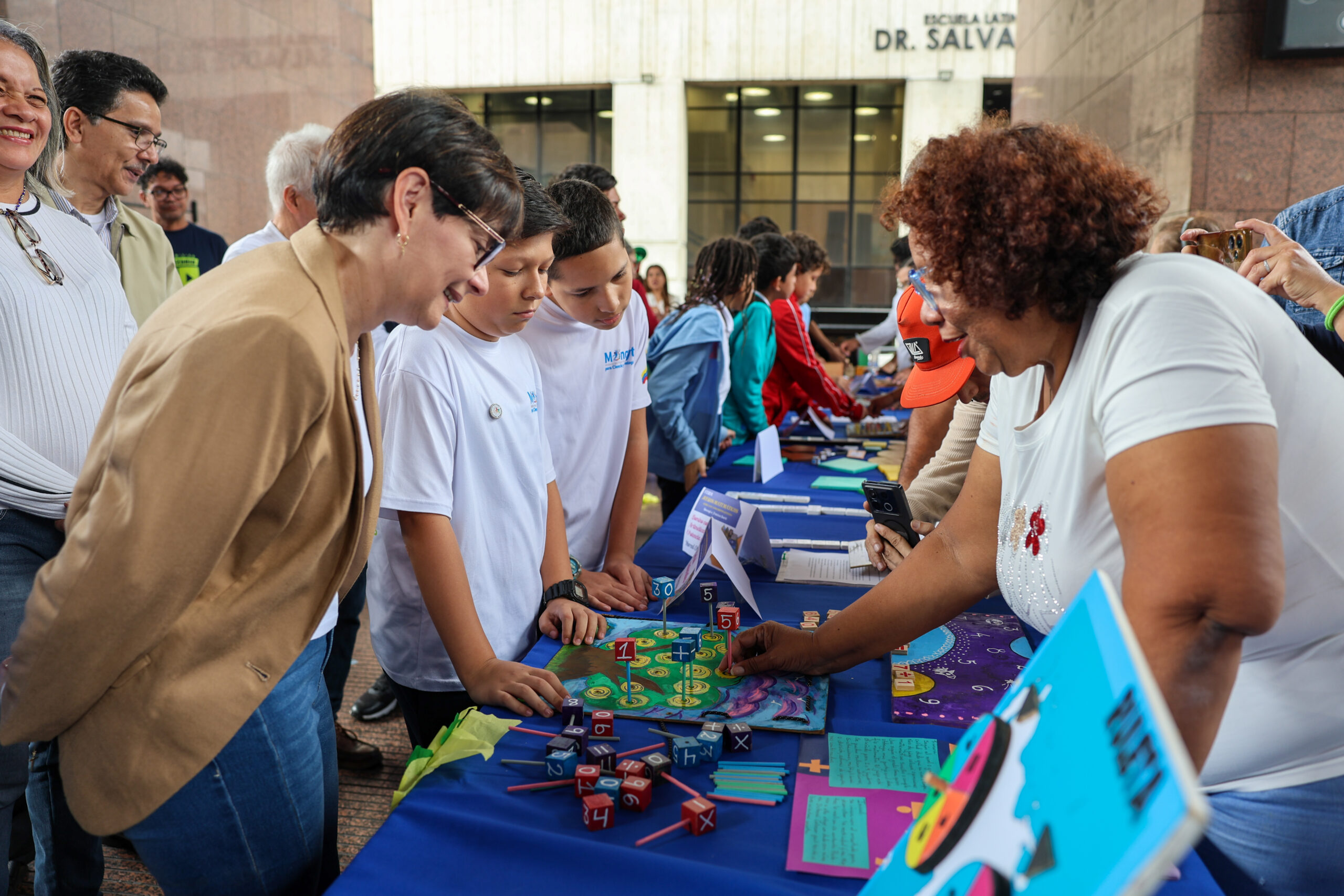 Docentes de Caracas presentan iniciativas lúdicas para la enseñanza de las matemáticas