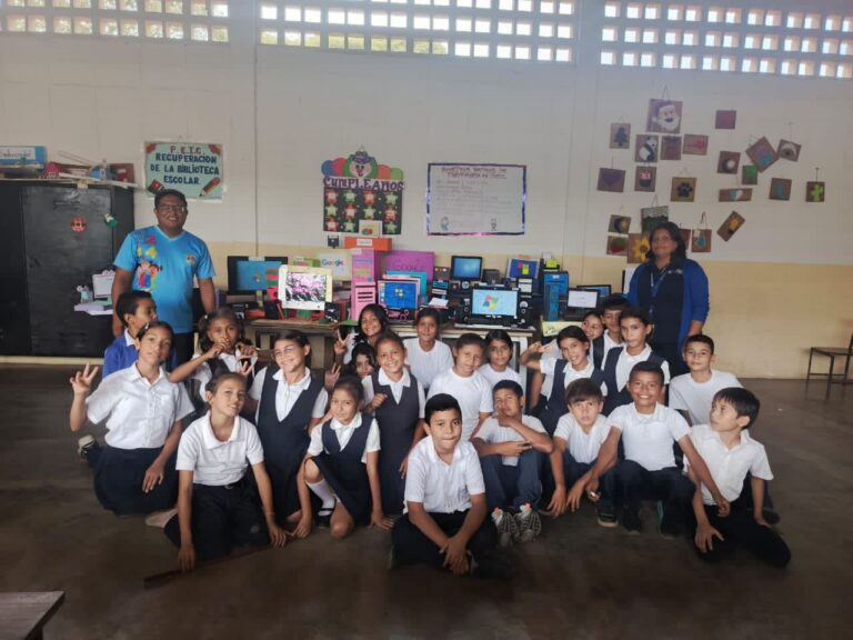 Barinas | Niños y niñas participaron en actividad Computadores de la Imaginación
