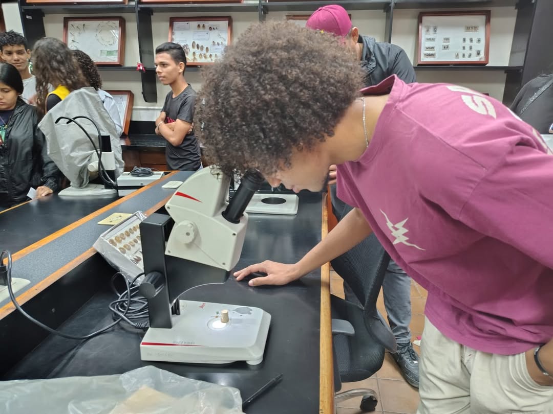 Ruta Científica Juvenil acerca a jóvenes de Aragua al estudio de la entomología y la historia de la salud