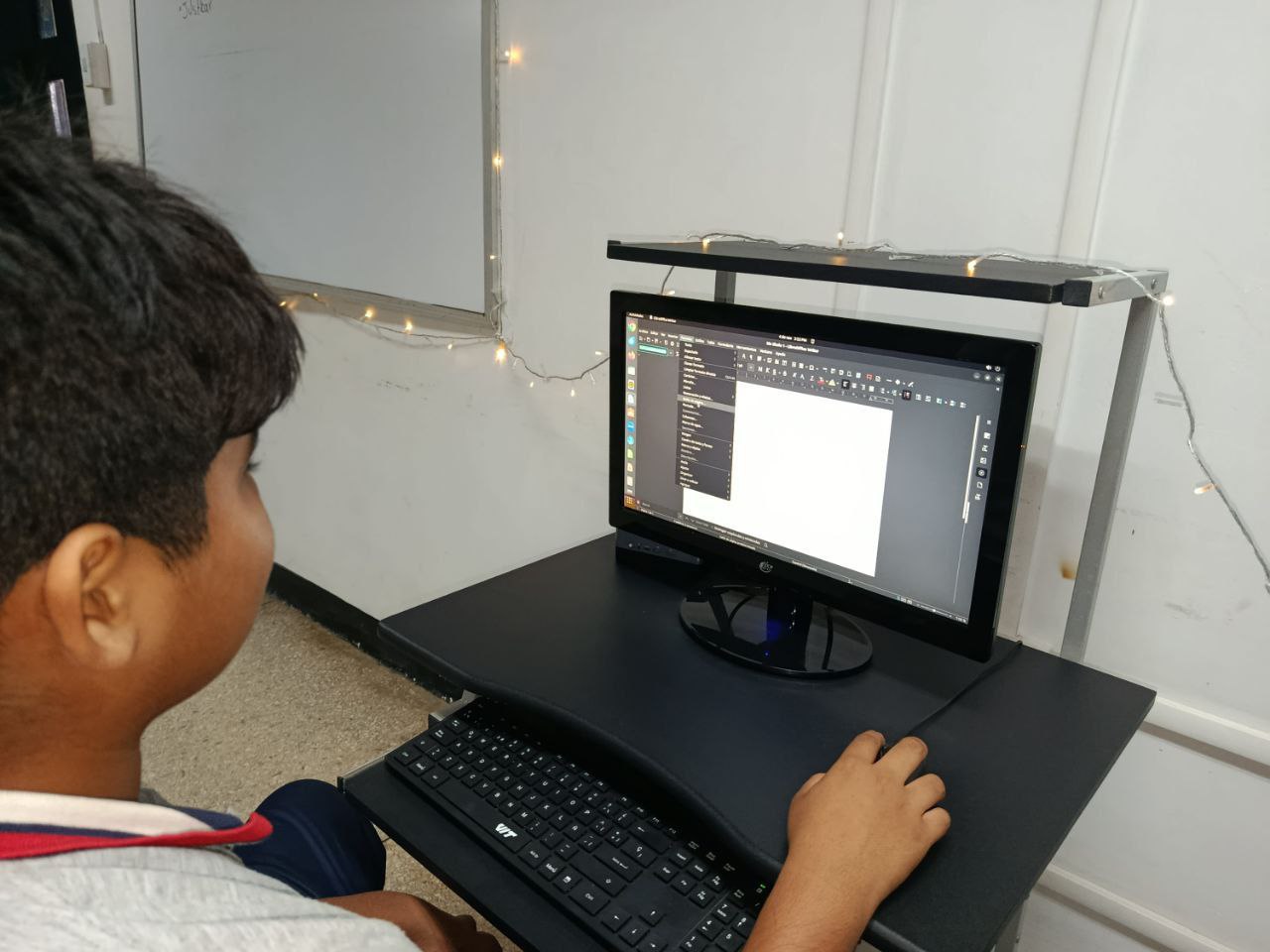 Niños y niñas de Barinas aprenden sobre normas APA y Software Libre