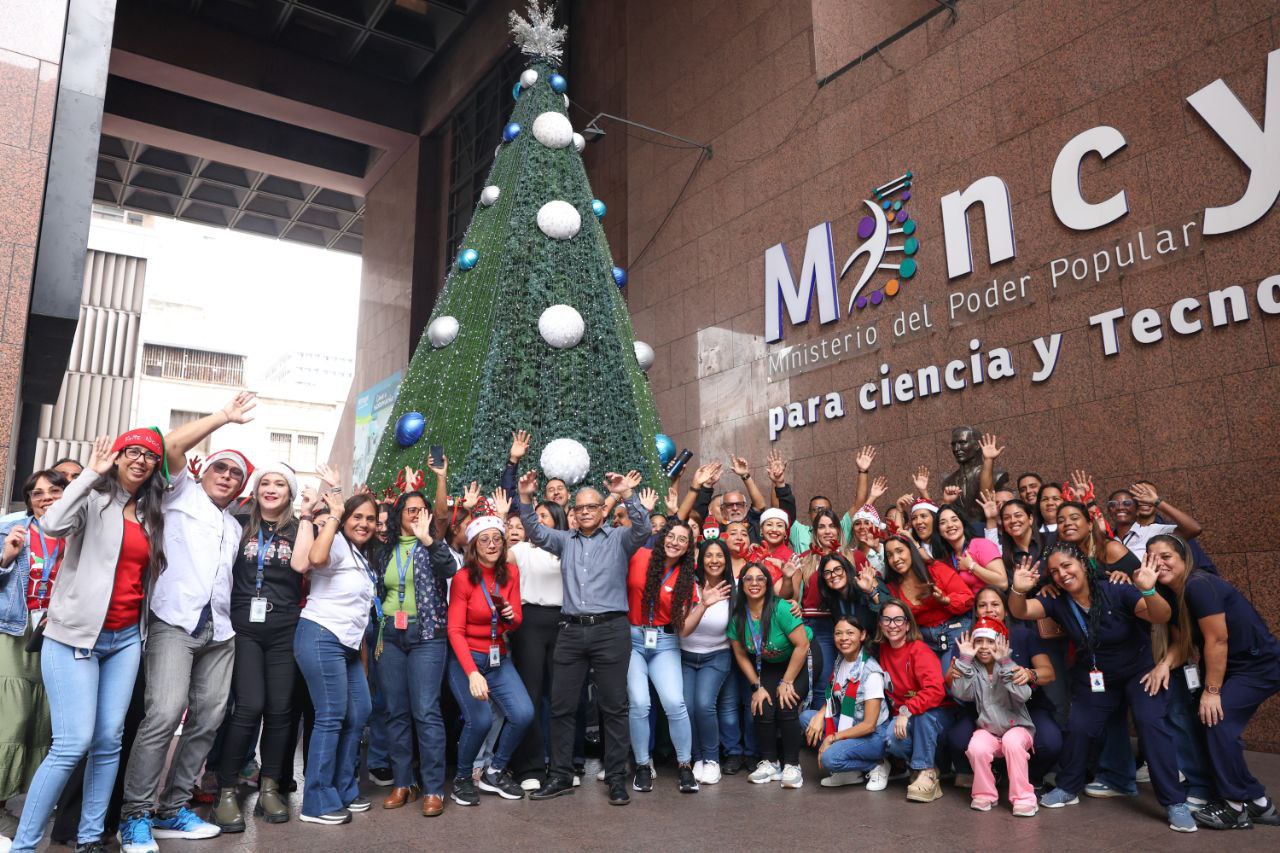 Trabajadores del Mincyt celebran con alegría llegada del mes de diciembre