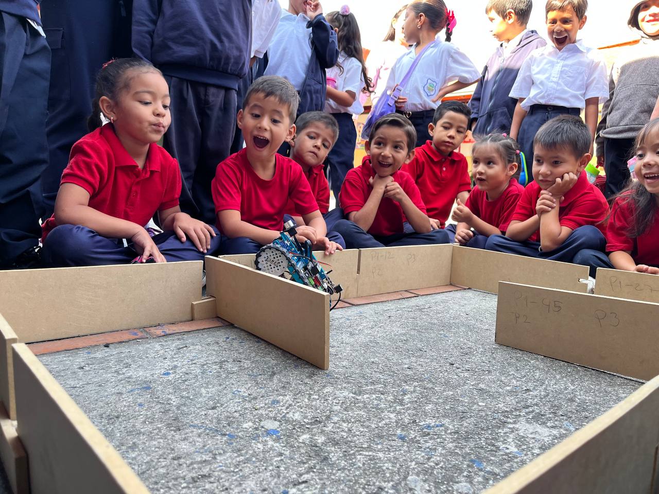 Más de 800 niños, niñas y jóvenes de Mérida fueron abordados por Cenditel este 2025