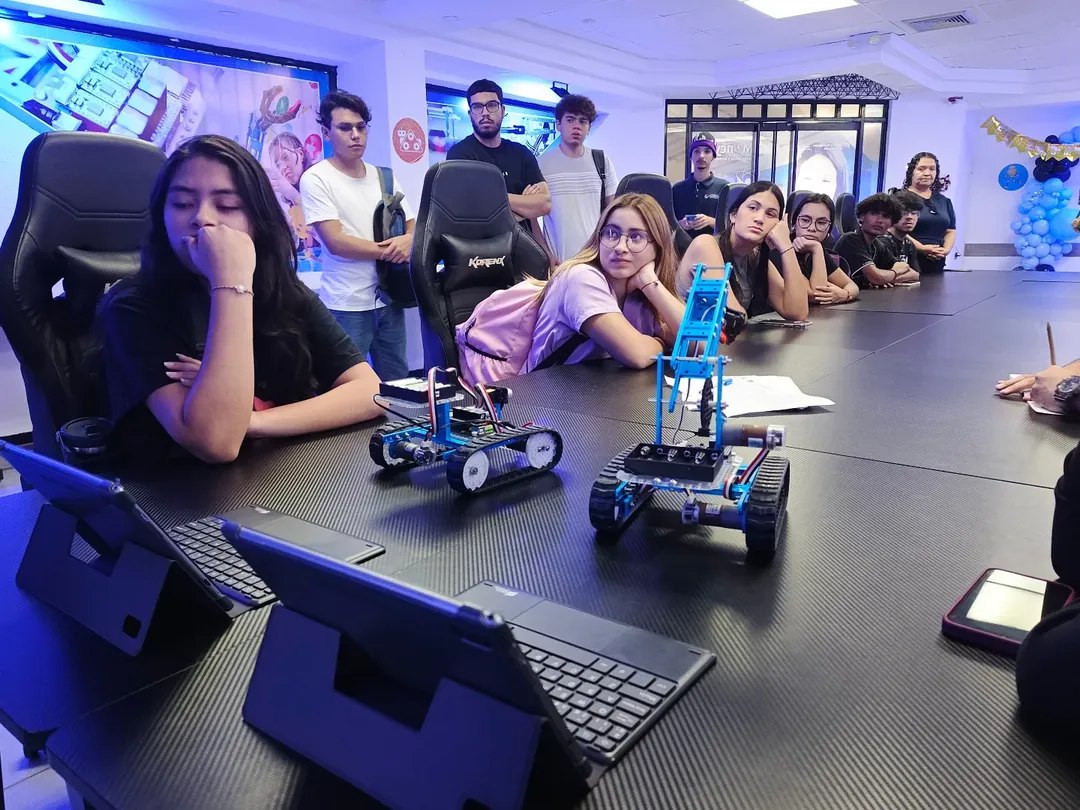 Mincyt promueve disciplinas de STEAM en estudiantes de la Universidad del Zulia