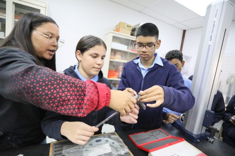 Mincyt impulsa Plan de Expansión de la Educación en las escuelas técnicas en Miranda