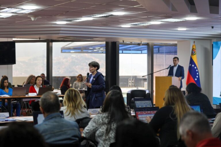 photo_5006281028196305704_y