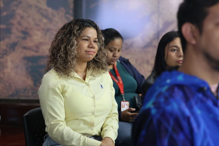 photo_5006281028196305705_y