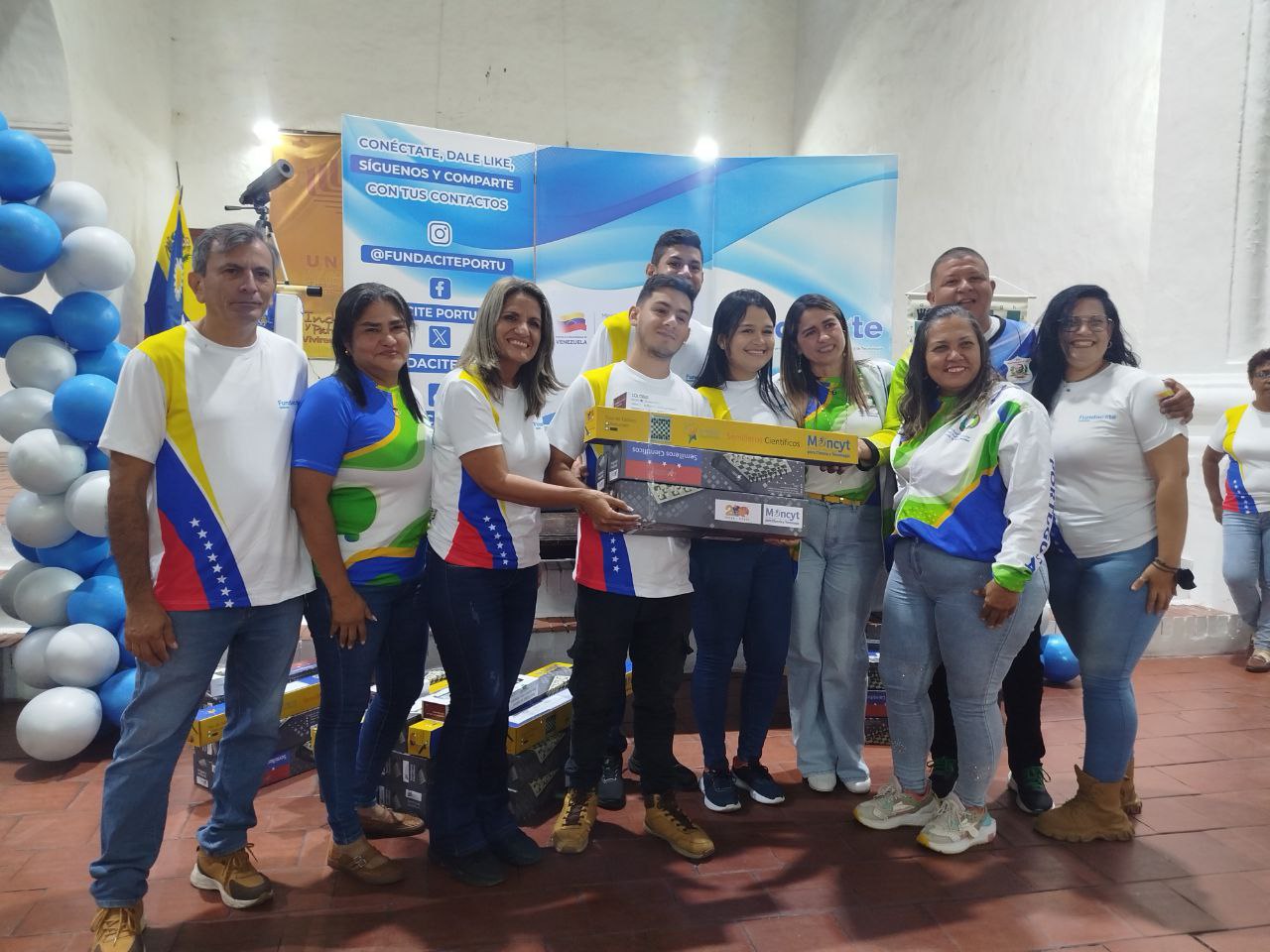 Instituciones educativas de Portuguesa recibieron kits de ajedrez y telescopios Kleperianos