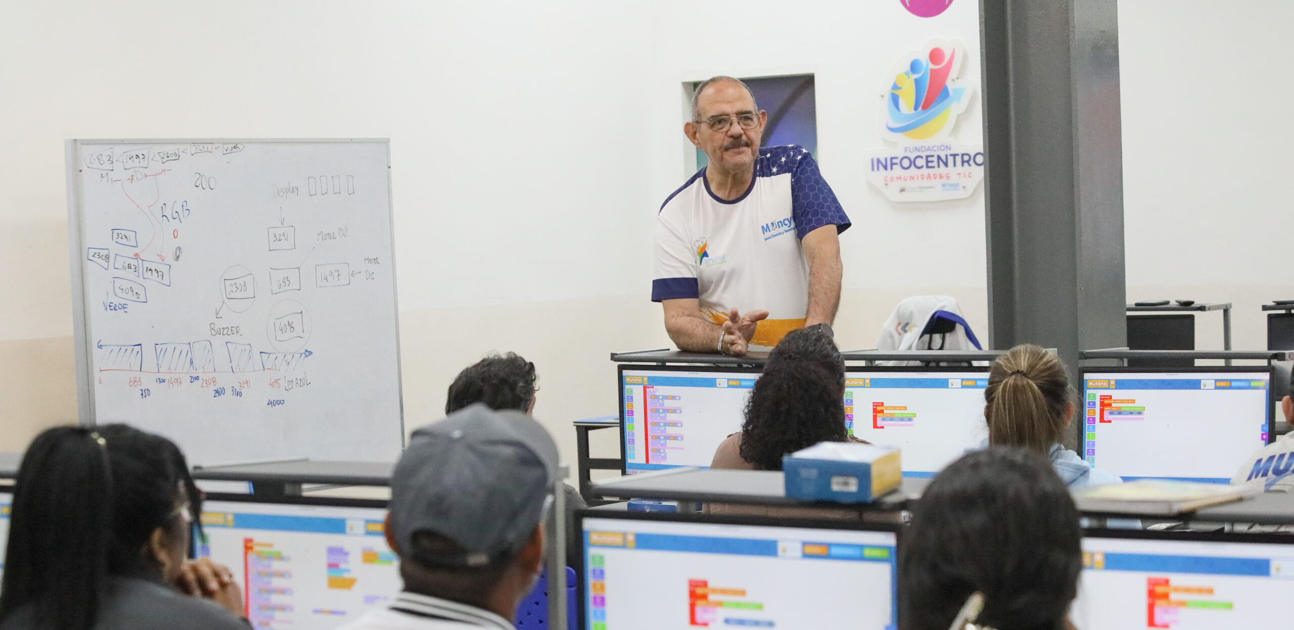 Gobierno Nacional territorializa enseñanza en robótica con la Agenda Pequeños Ingenieros