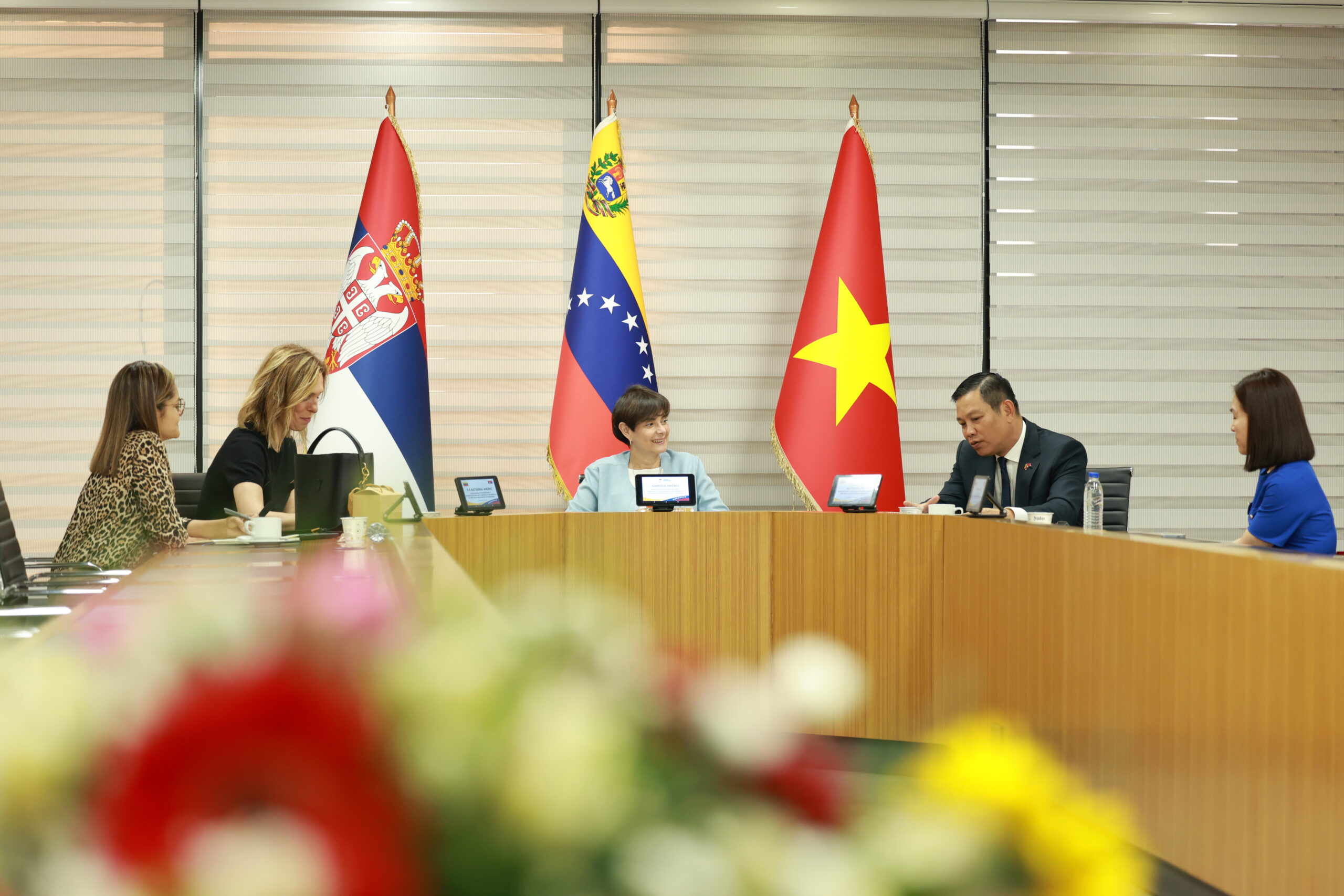 Venezuela refuerza agenda de cooperación con Serbia y Vietnam para abordar impacto de los ataques de EE.UU.