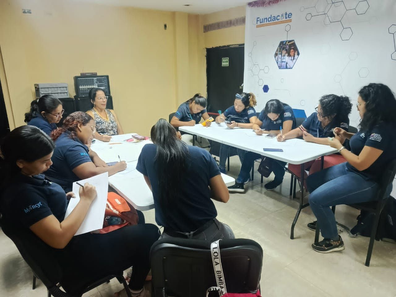 Mujeres de la Ciencia en Carabobo envían mensaje de solidaridad al presidente Maduro y a la primera combatiente Cilia Flores