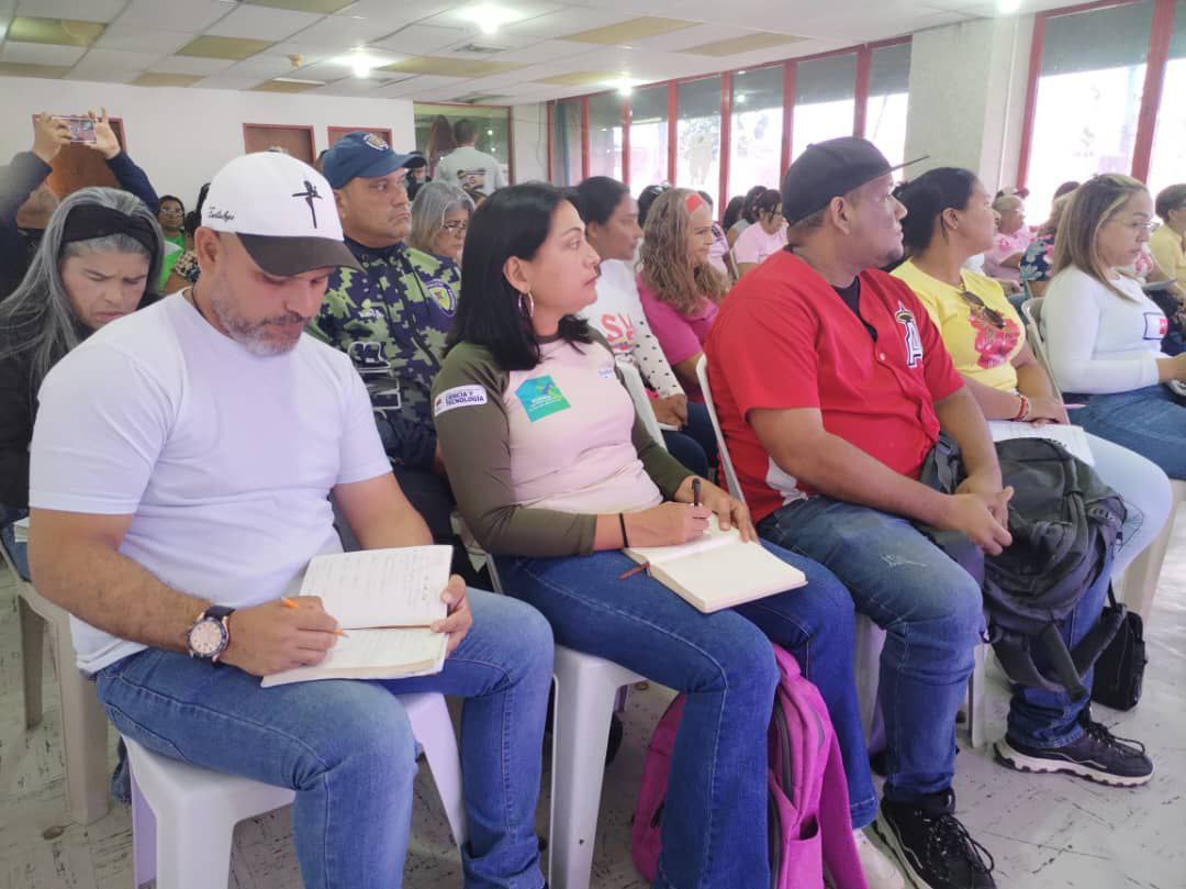 Gobierno nacional impulsa modernización tecnológica en comunidades de Carúpano