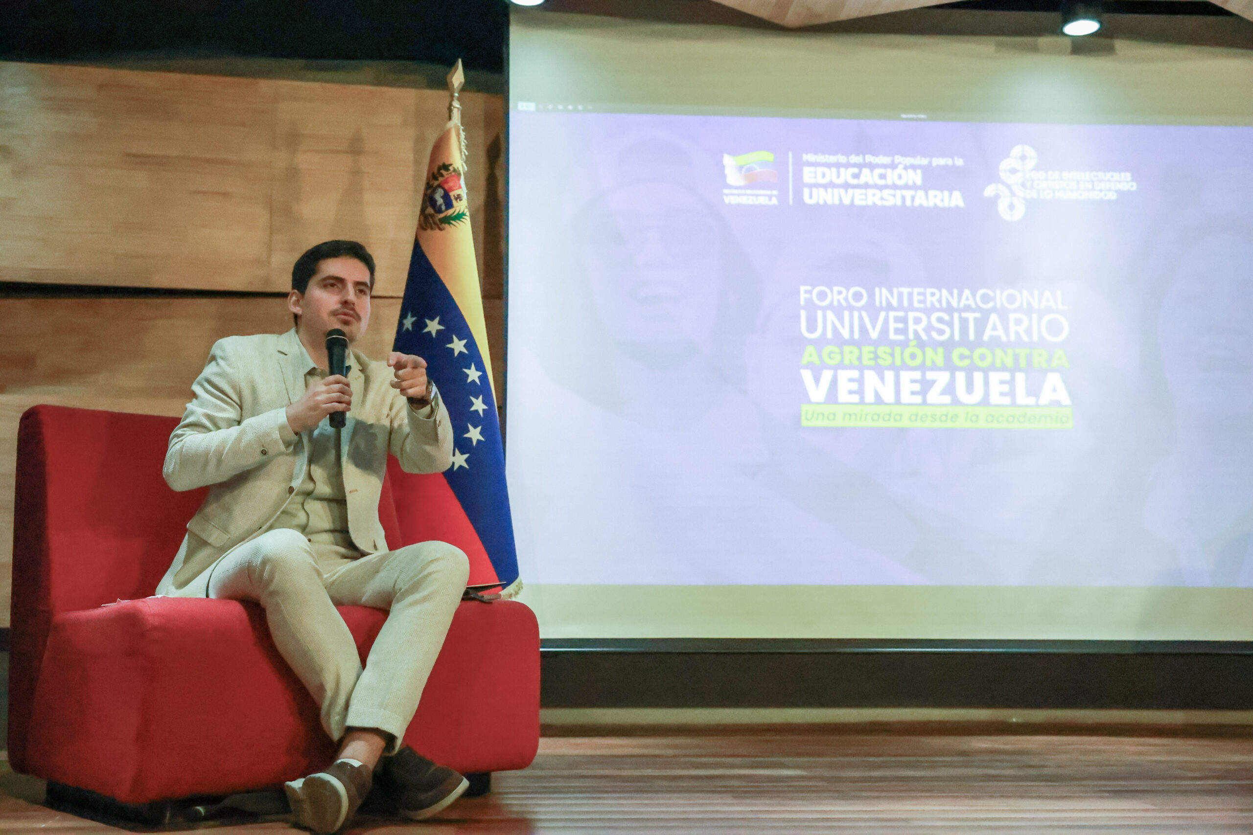 Académicos de Venezuela y el mundo abogan por la autodeterminación de los pueblos