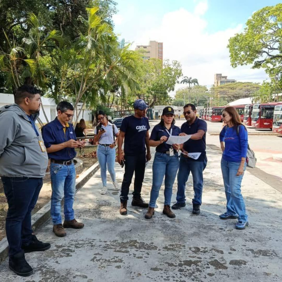 Inspeccionan nodo de fibra óptica en el rectorado de la Universidad de Carabobo