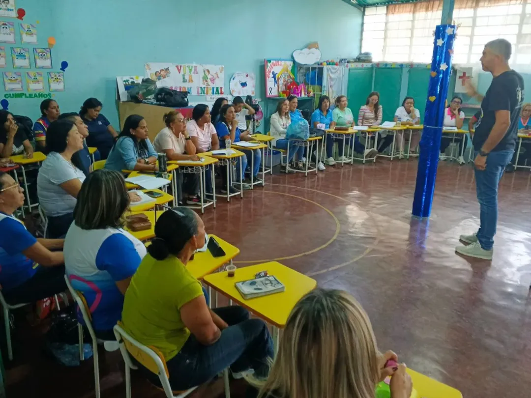 Docentes aragüeños se forman en herramienta Steam para enseñar ciencia a través del cacao