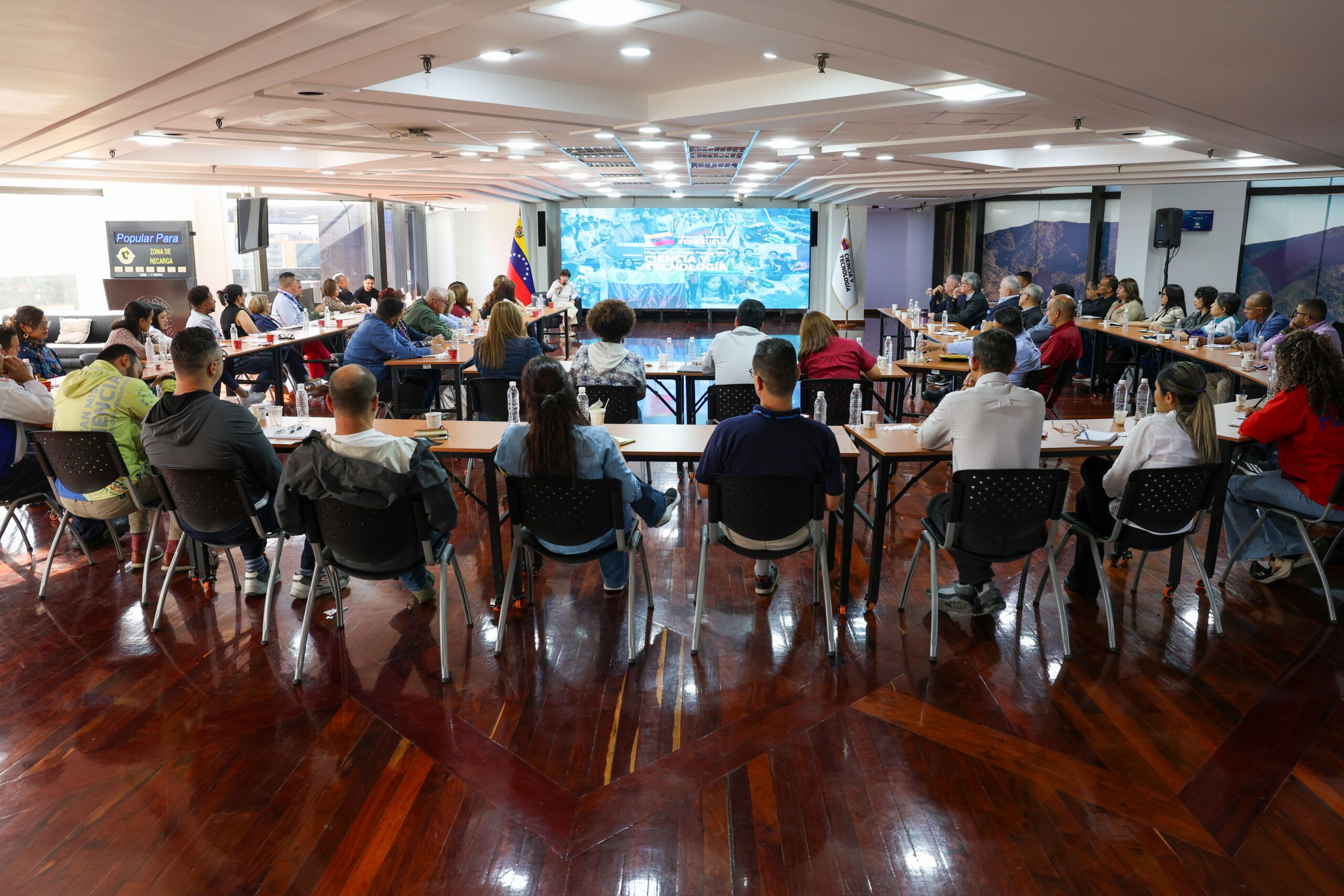 Mincyt ratifica compromiso con desarrollo soberano del país