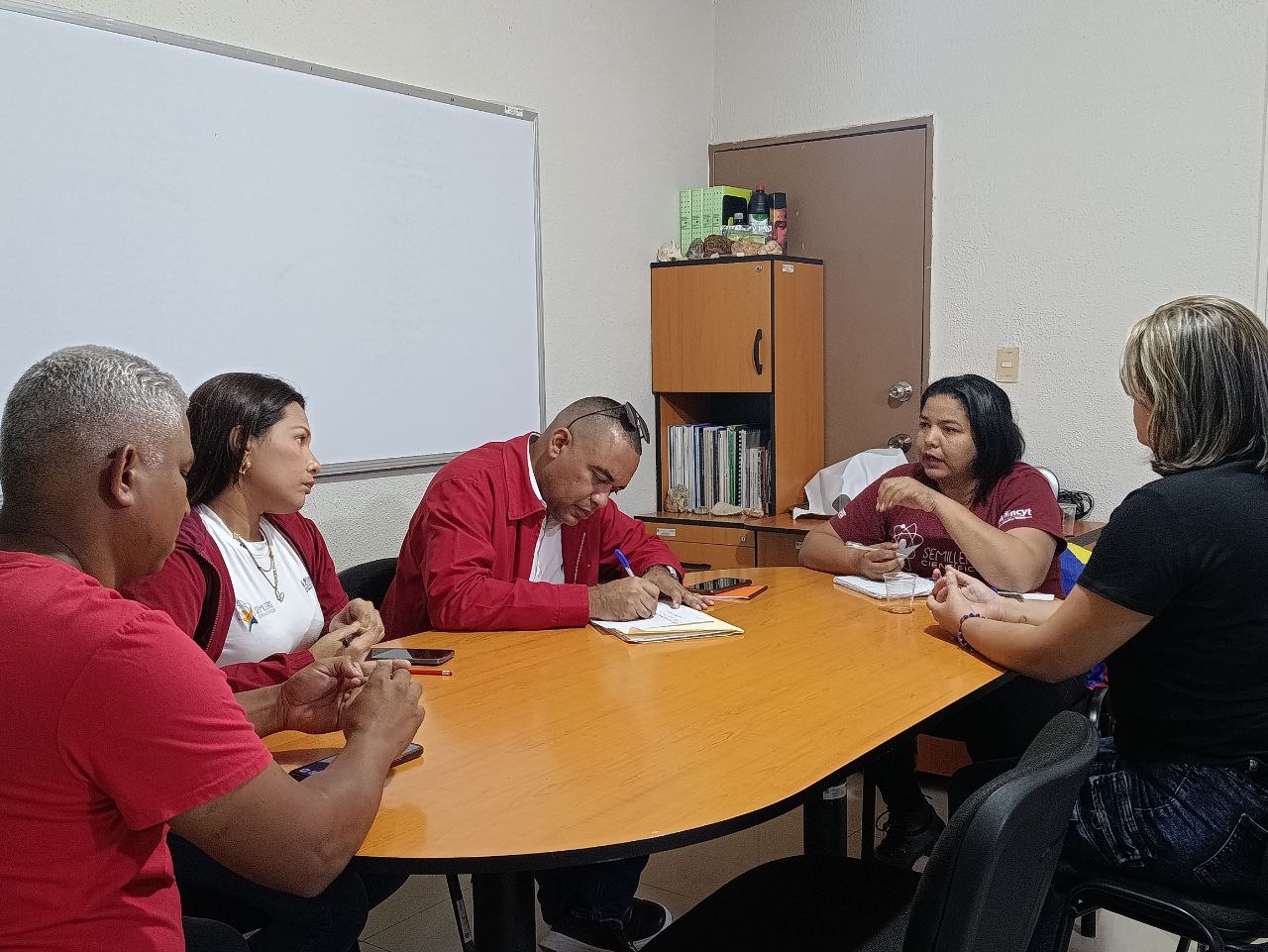 Gabinete estadal de Sucre fortalece agenda frente a la agresión imperial