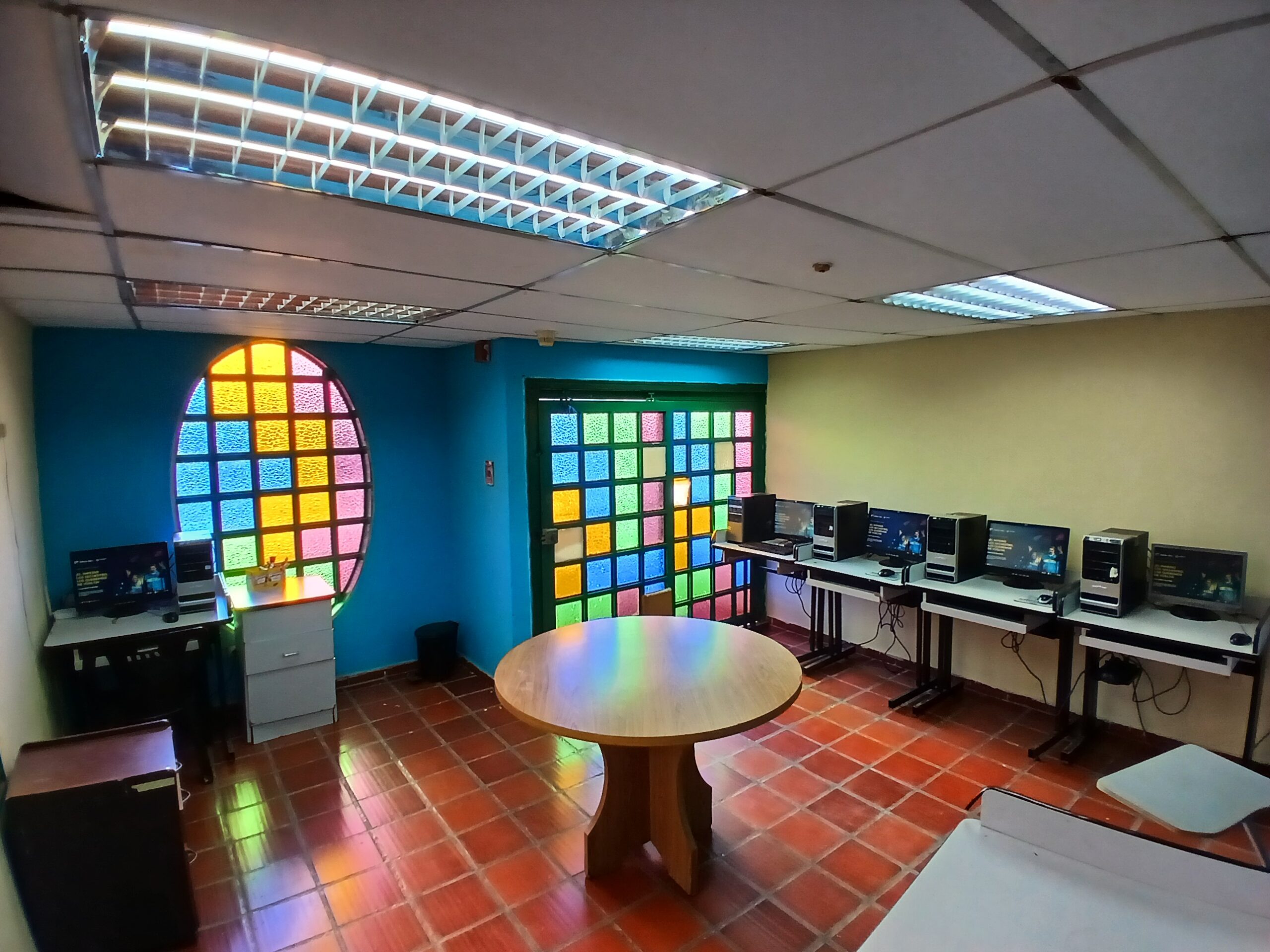 Gobierno Bolivariano y poder popular reinauguran Infocentro Frutinats en Lara