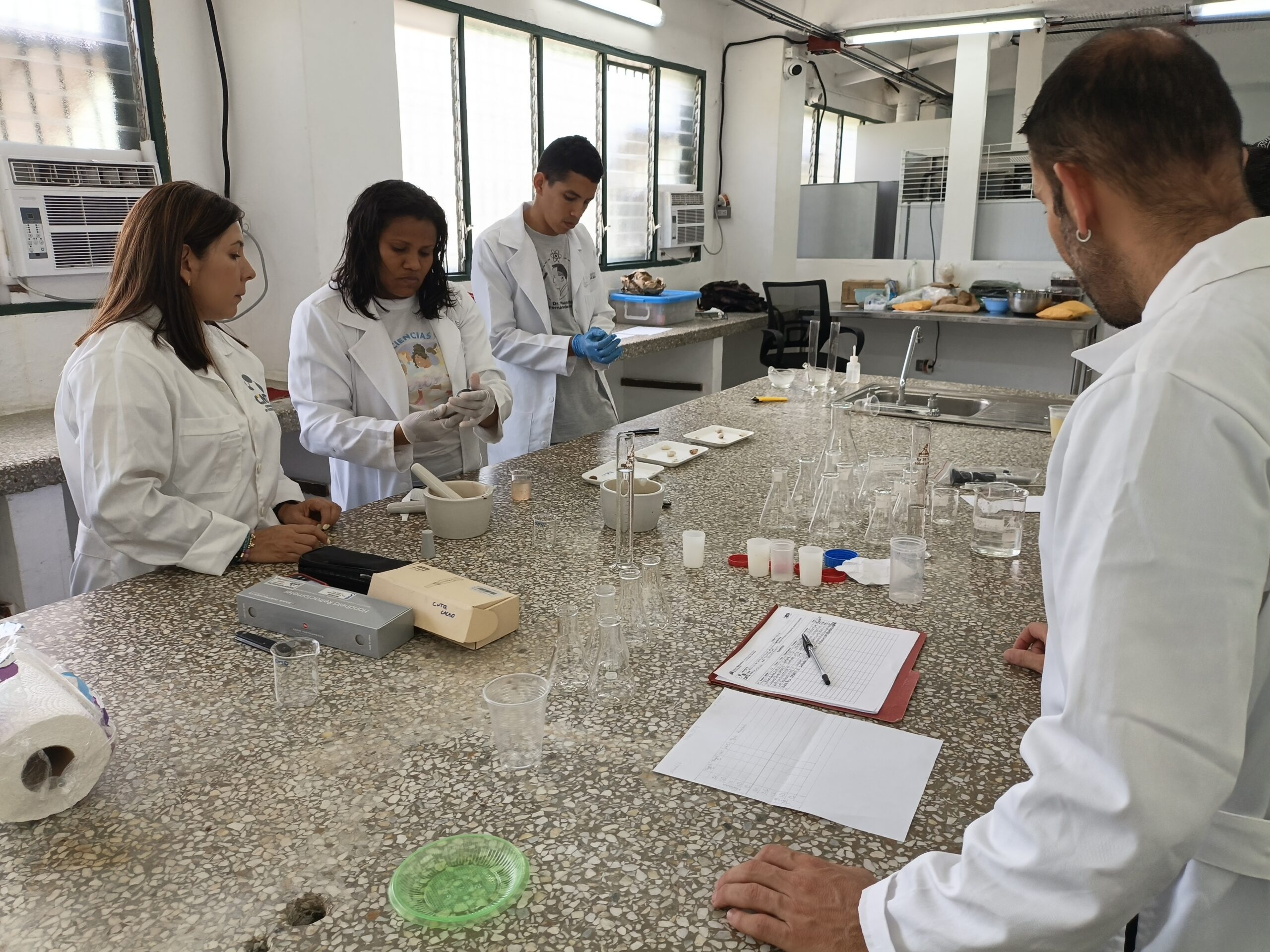 Taller de fermentación controlada fortalece calidad del cacao venezolano