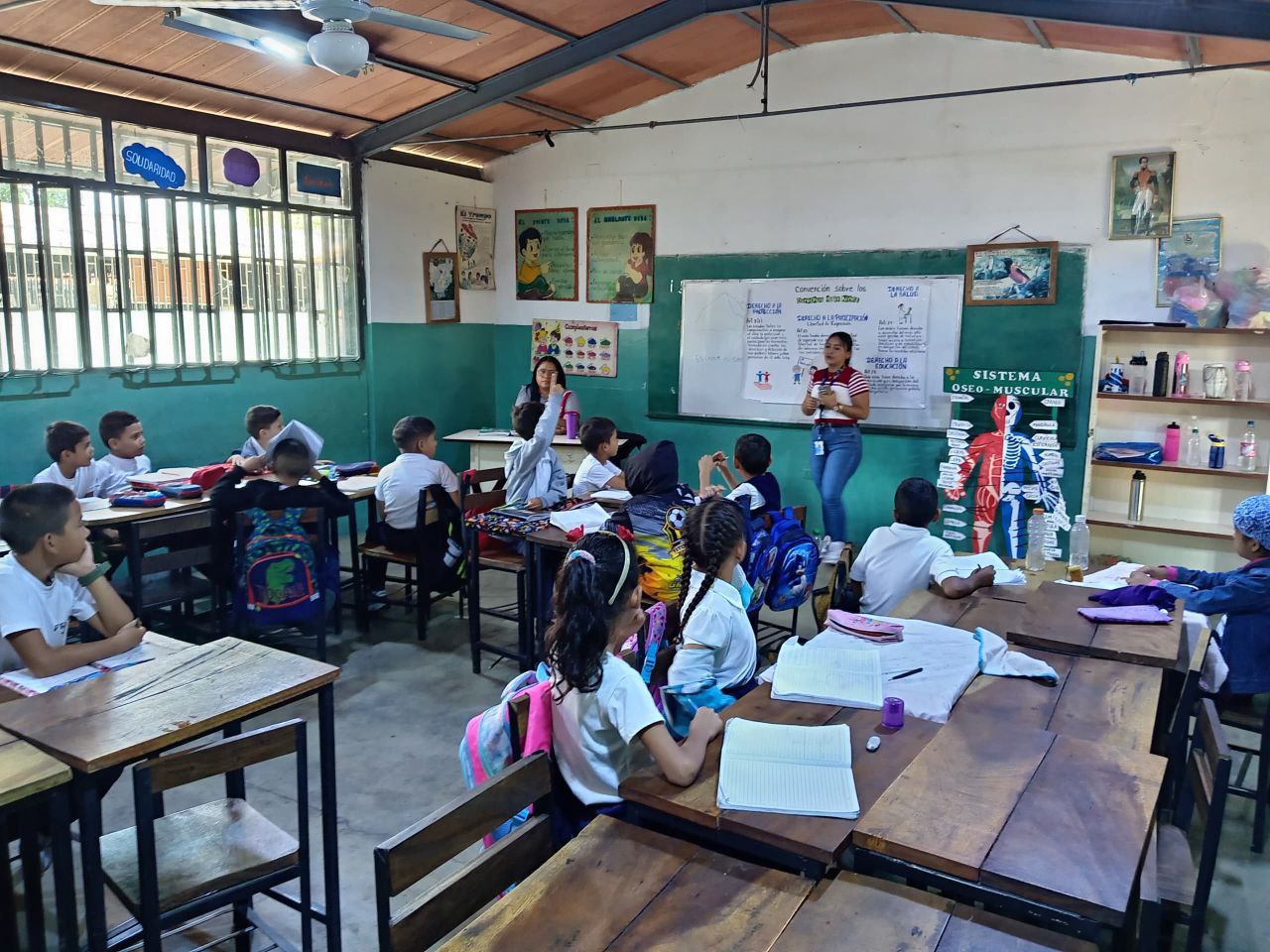 Infocentro capacita a estudiantes de Barinas sobre derechos de la niñez