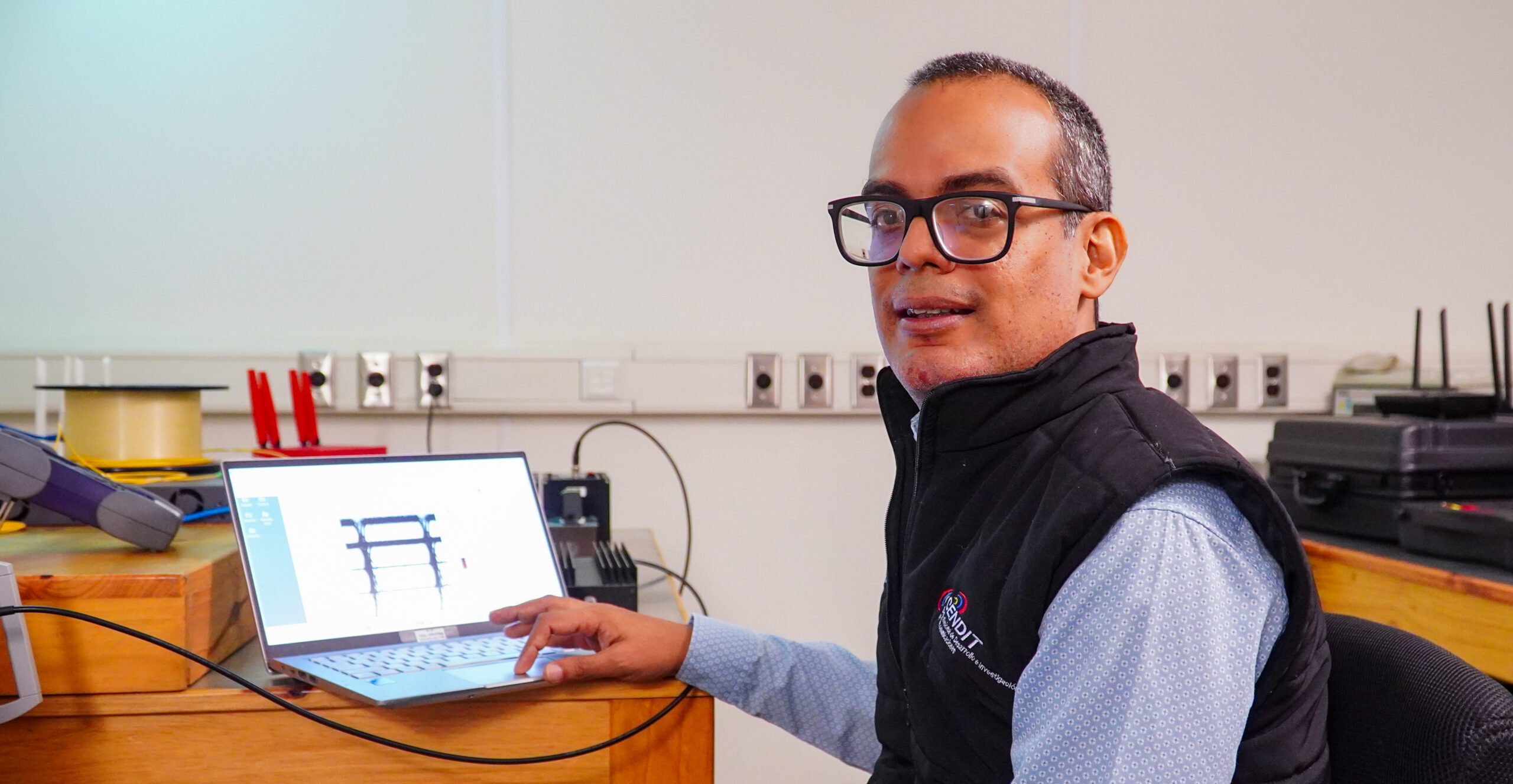 Venezuela a la vanguardia en el uso de IA y software libre para perfeccionar las telecomunicaciones