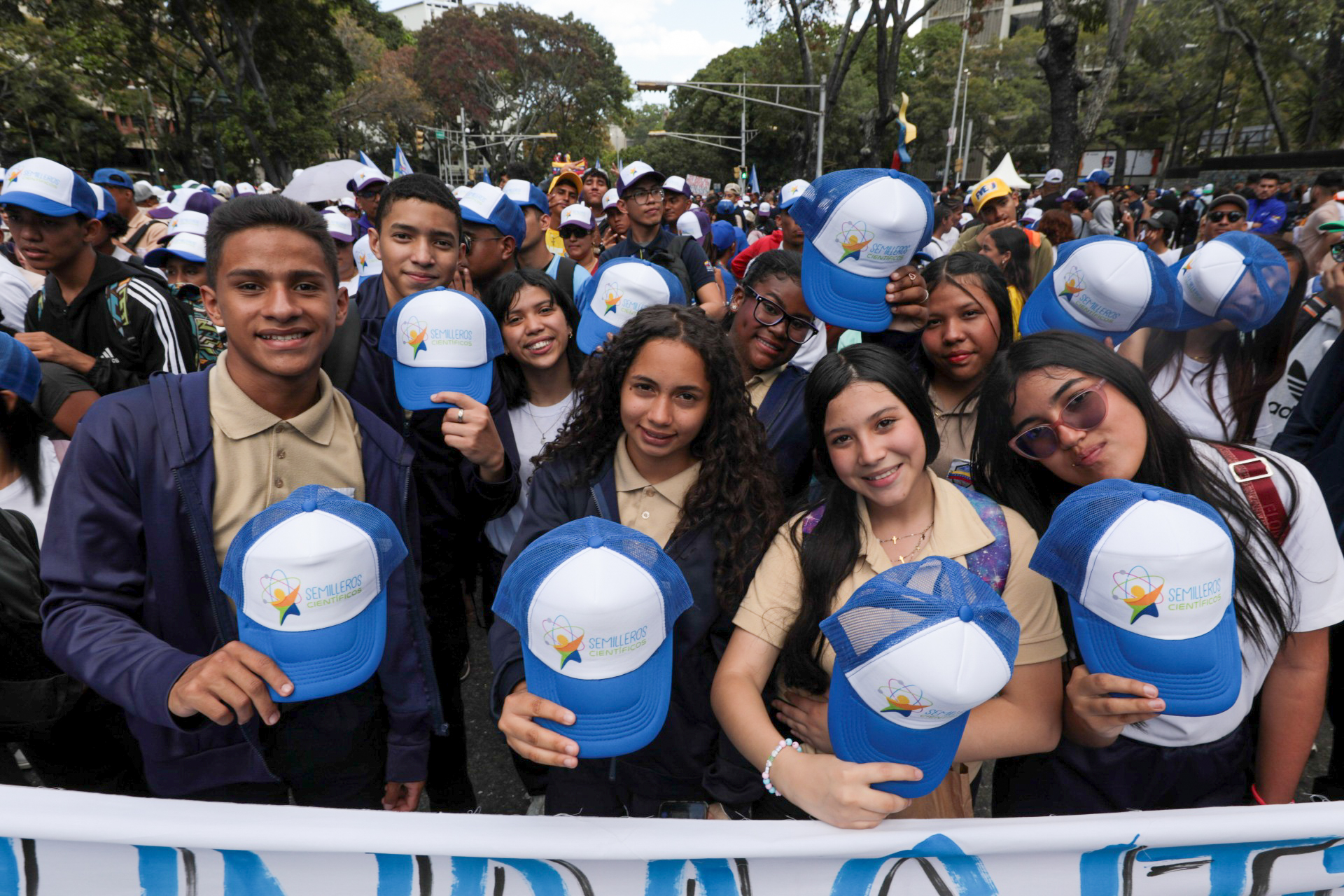 Juventud científica se moviliza en Caracas para celebrar su día