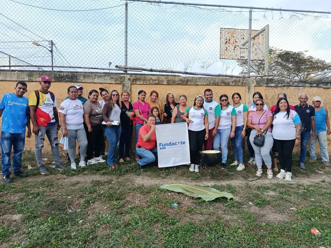 Productores de la Comuna Agroecológica Bicentenario Caracaro 200 aprenden alternativas ecológicas a los pesticidas