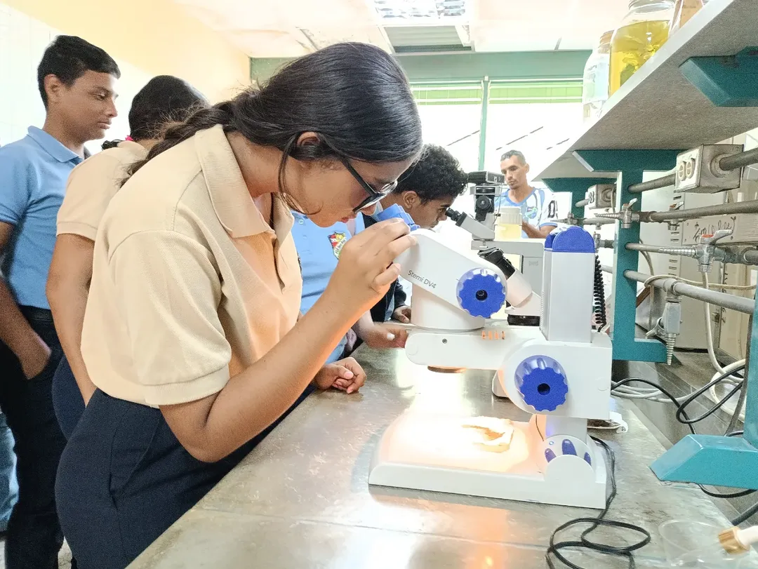Estudiantes larenses se inspiran con la Ruta Científica Juvenil