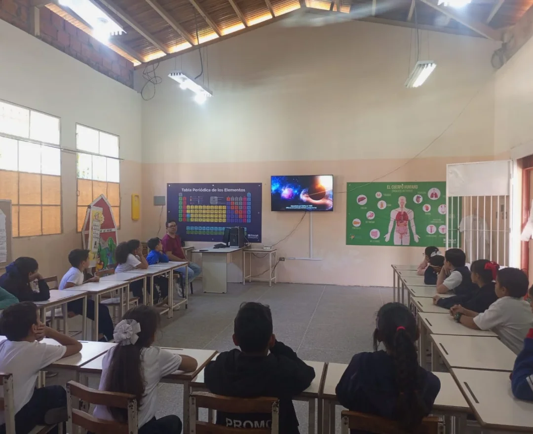 Niños tachirenses conocen el Sistema Solar en jornada científica escolar