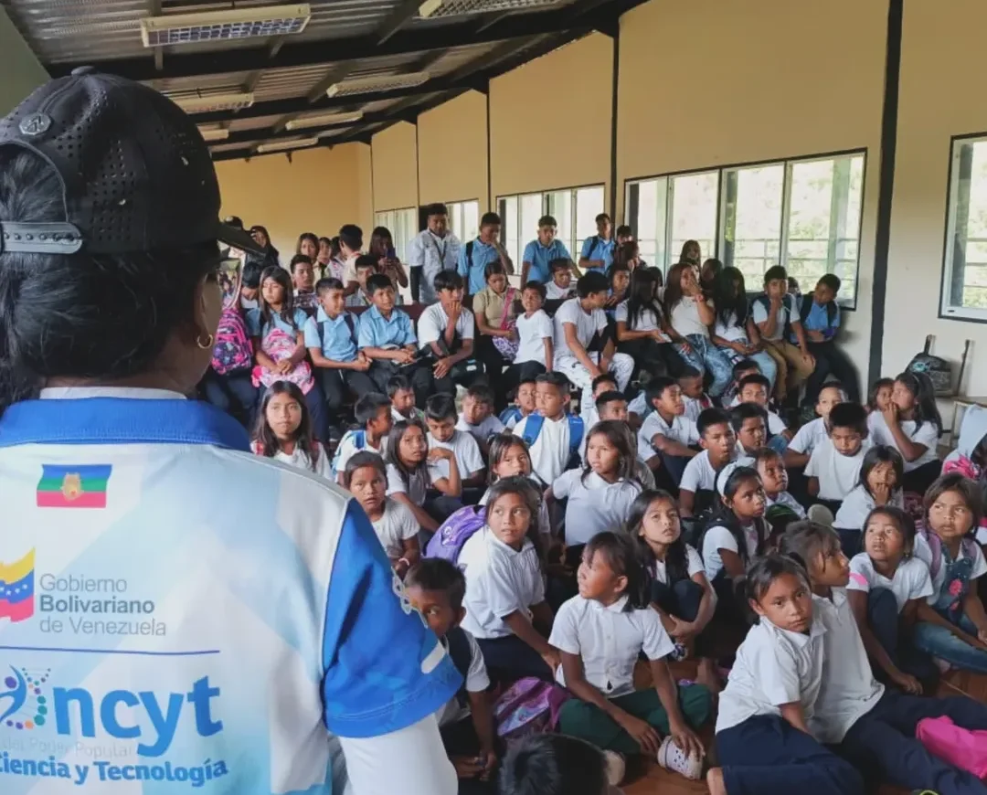 Amazonas | Caravana de la Química llega a Platanilla para despertar vocaciones científicas