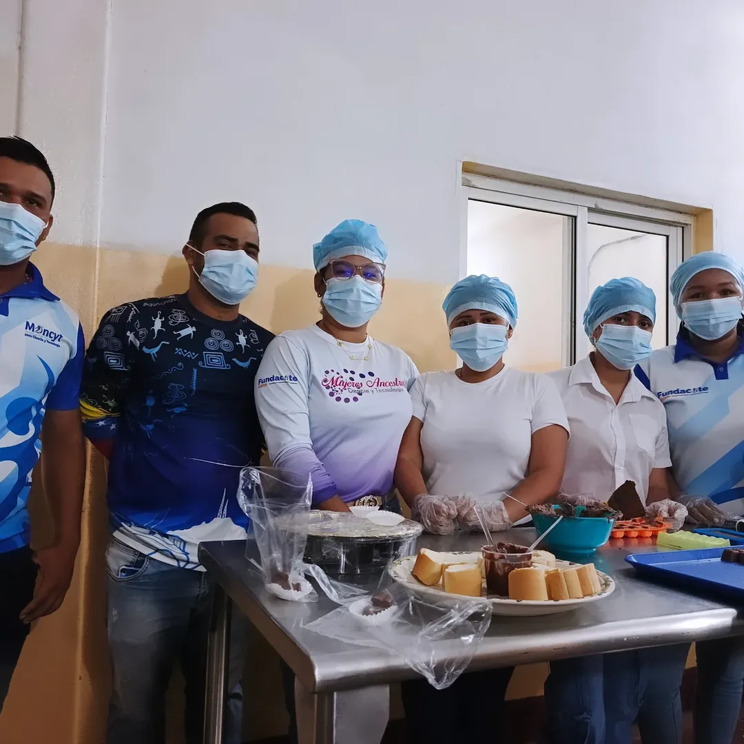 Jóvenes de Amazonas descubren la ciencia del chocolate en Ruta Científica