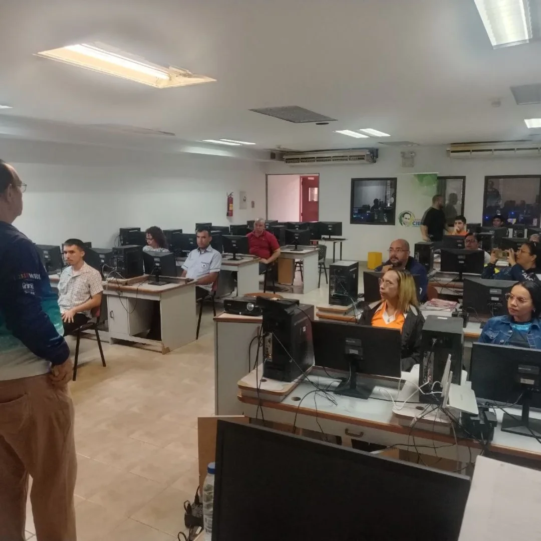 Centros educativos de Barinas recibirán dotación para impulsar enseñanza técnica