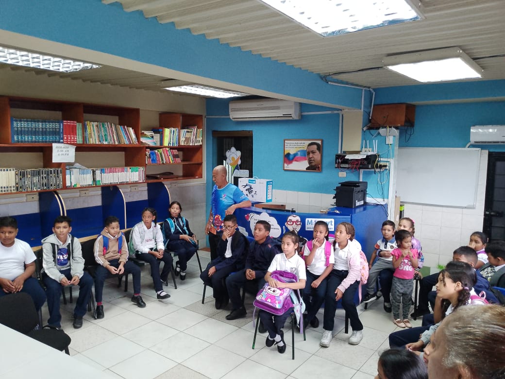 Fortalecen vocaciones científicas en mujeres y niñas mirandinas con actividades del Maratón Steam