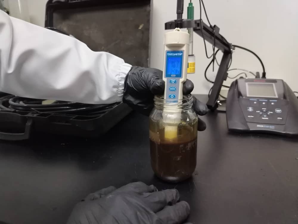 Inzit capacita a pasantes en el monitoreo técnico de fertilizantes líquidos