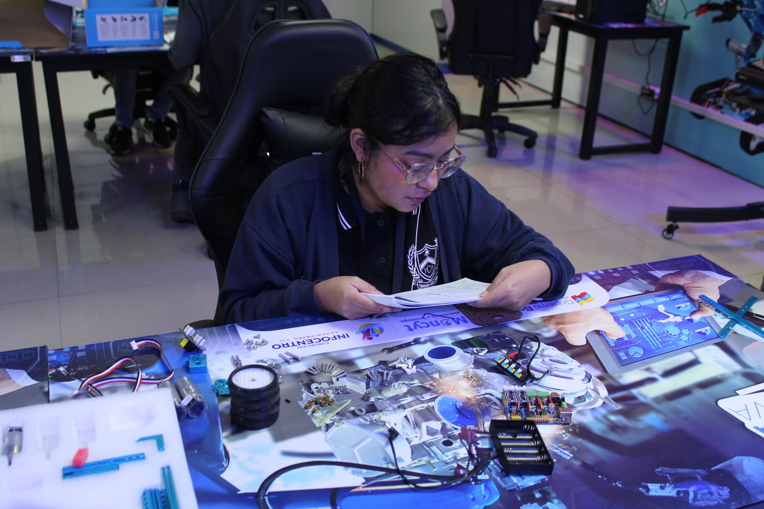 Niñas de Catia lideran jornada de robótica en el Núcleo Fabricio Ojeda