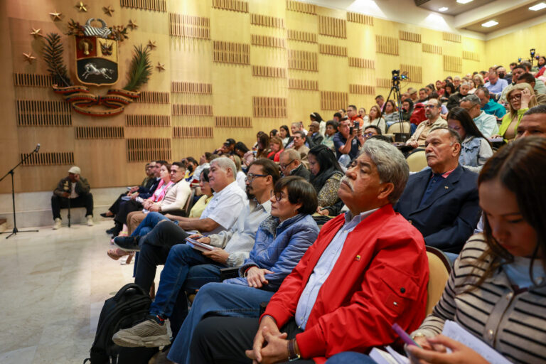 Ministra Gabriela Jiménez insta a fortalecer la soberanía científica y legislativa de Venezuela ante la era de la IA