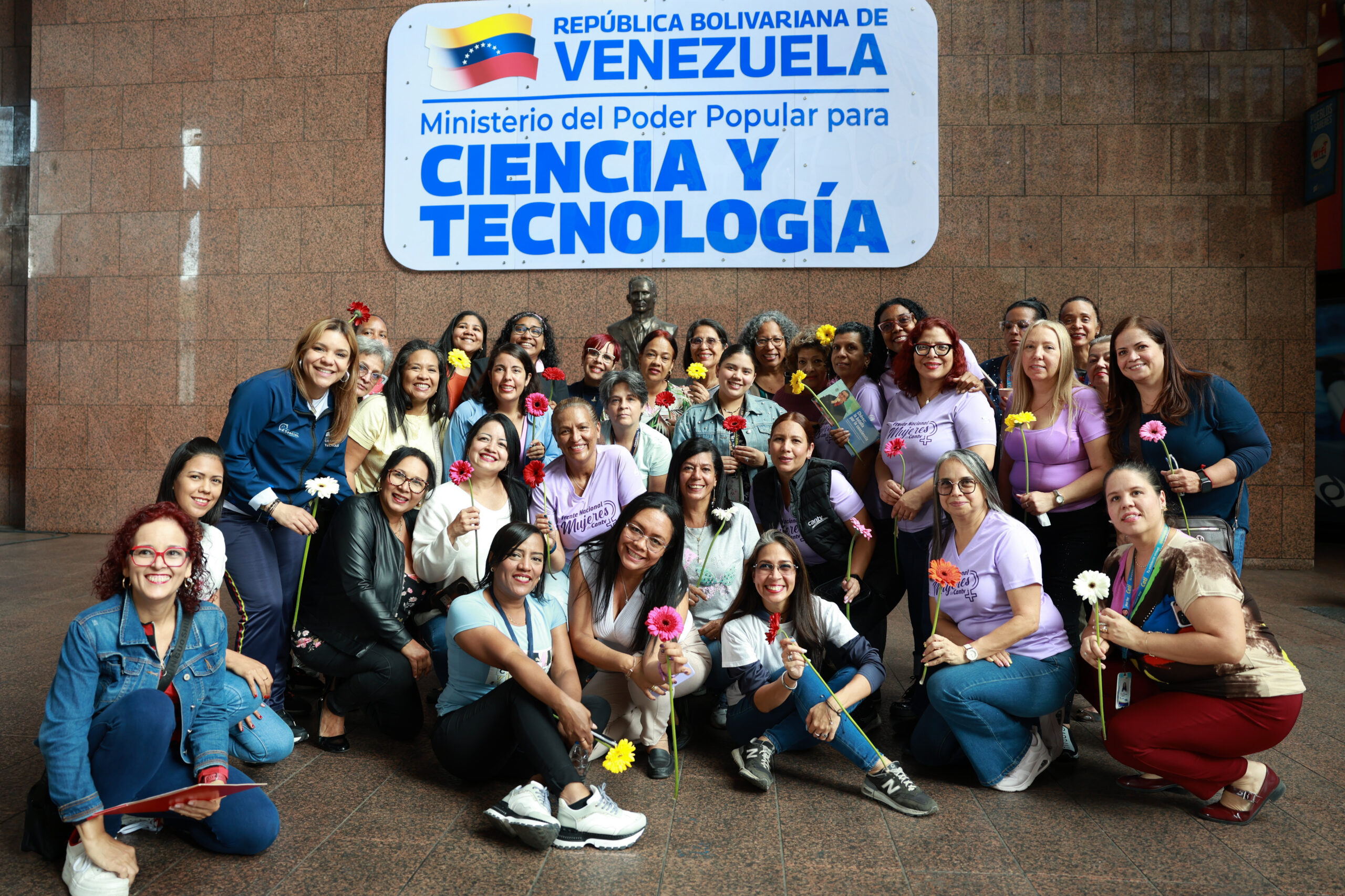 Mujeres lideran participación científica y comunitaria en Venezuela