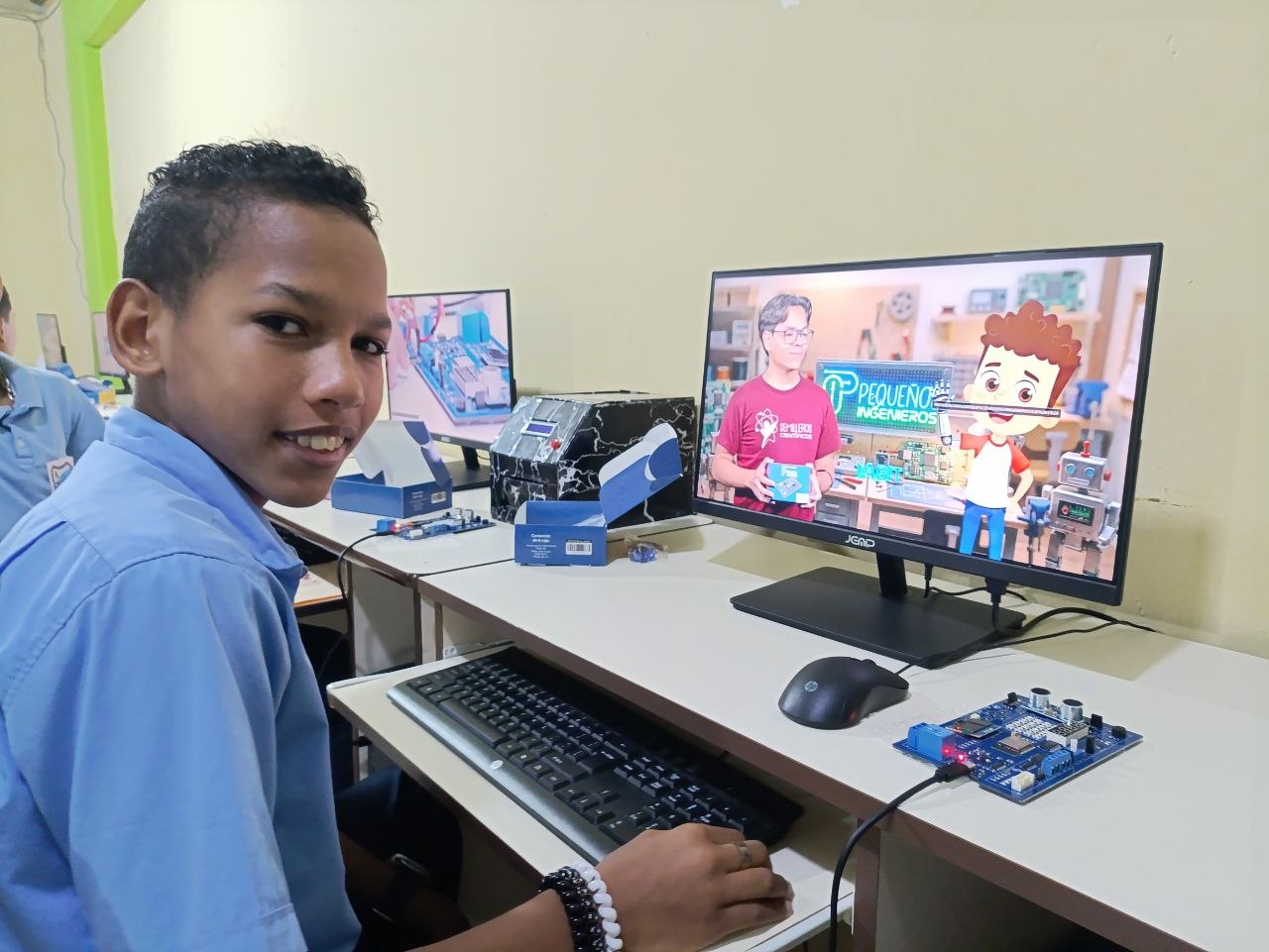 Agenda Pequeños Ingenieros impulsa talento tecnológico de la juventud en Sucre