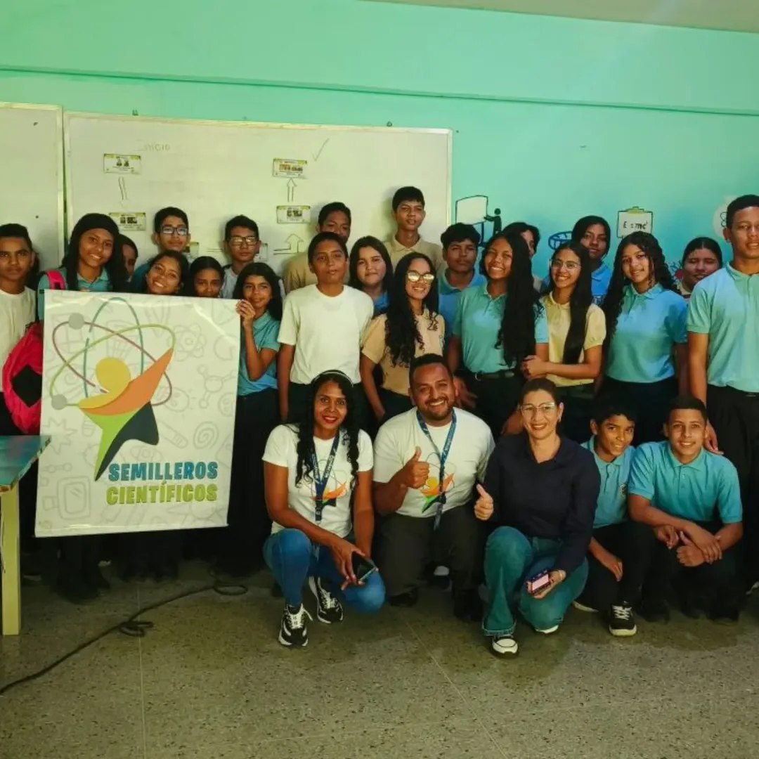 Mincyt despliega jornadas de química, robótica e historia en tres estados del país