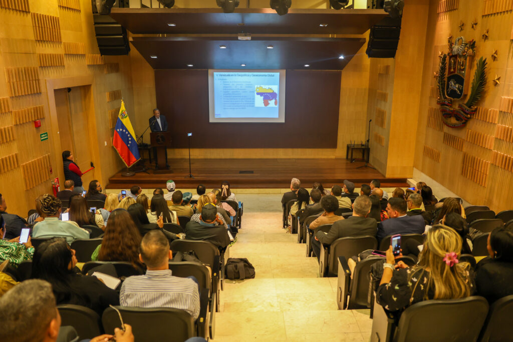 Diputados participan en jornada de formación sobre Pensamiento Bolivariano Gabriela Jiménez