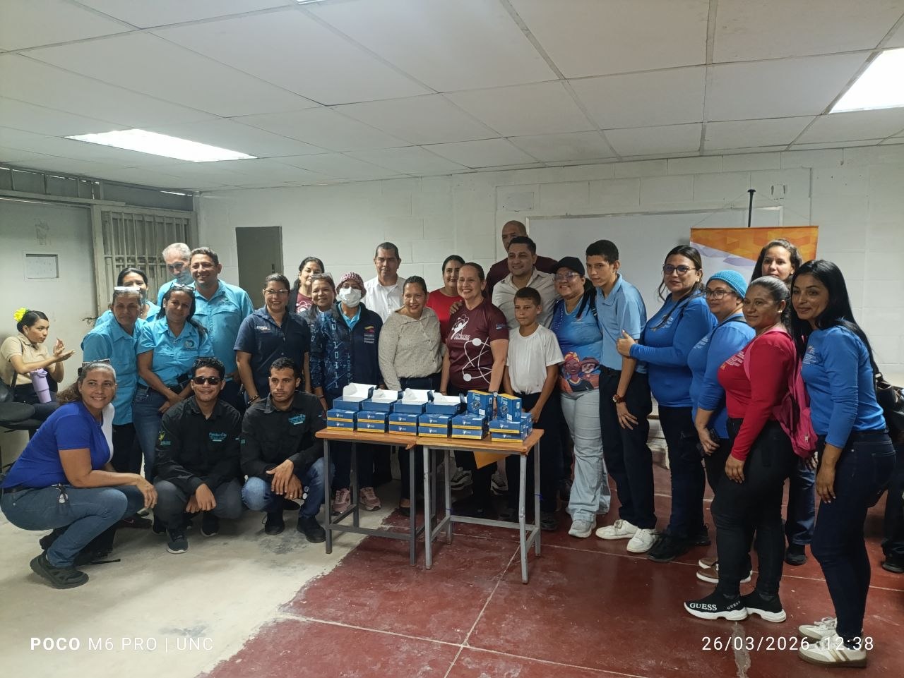 Estudiantes neoespartanos reciben kits en electrónica para fomentar estudio de la robótica en las aulas