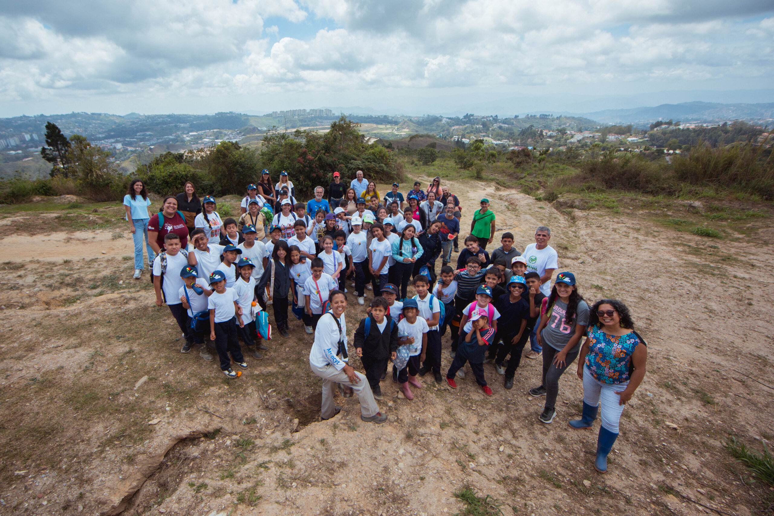 Estudiantes mirandinos participan de la jornada reforestar para conservar
