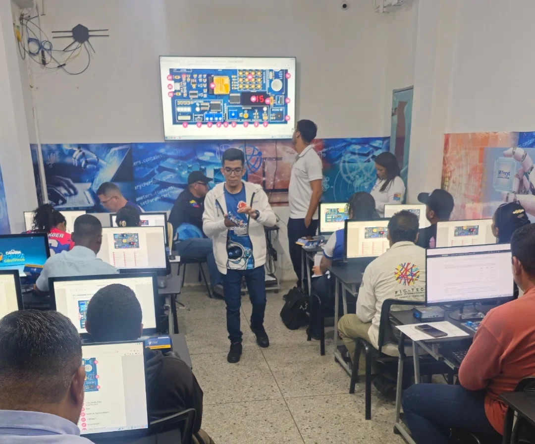 Mincyt fortalece laboratorios de la Unefm con dotación de computadoras de alta gama