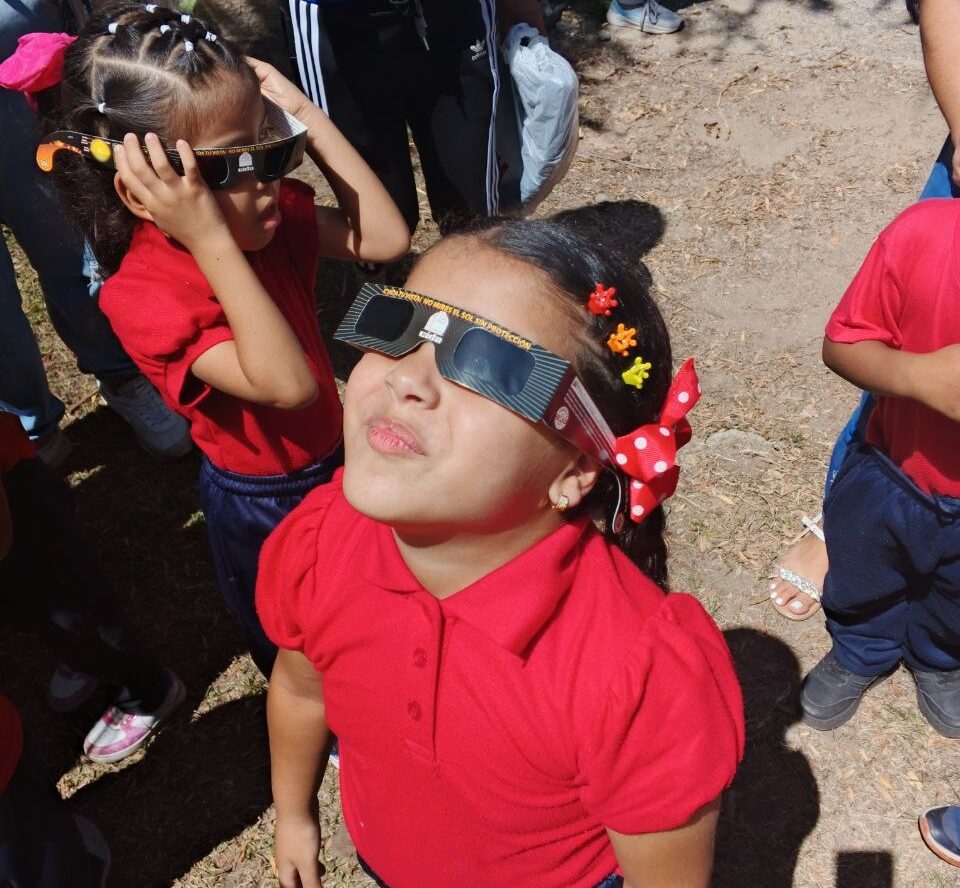 Más de 170 merideños exploran el cosmos en el Mucyt