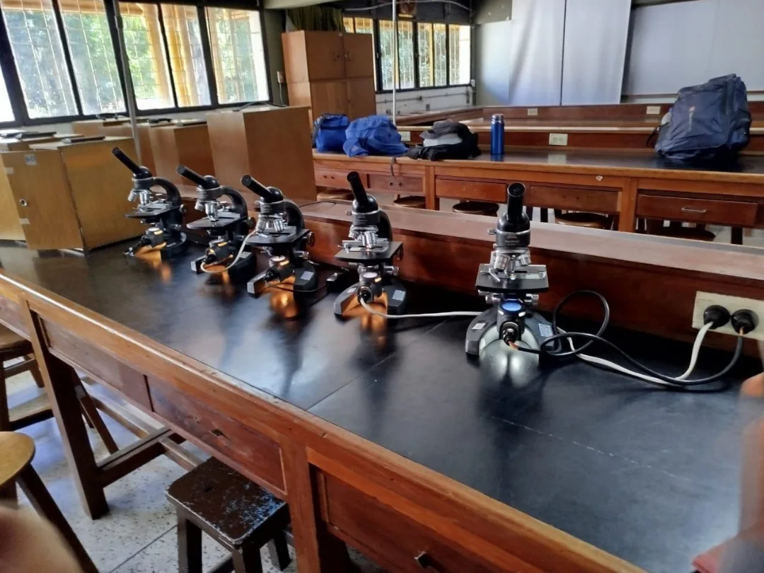 Reactivan microscopios y espectrofotómetros en instituciones merideñas