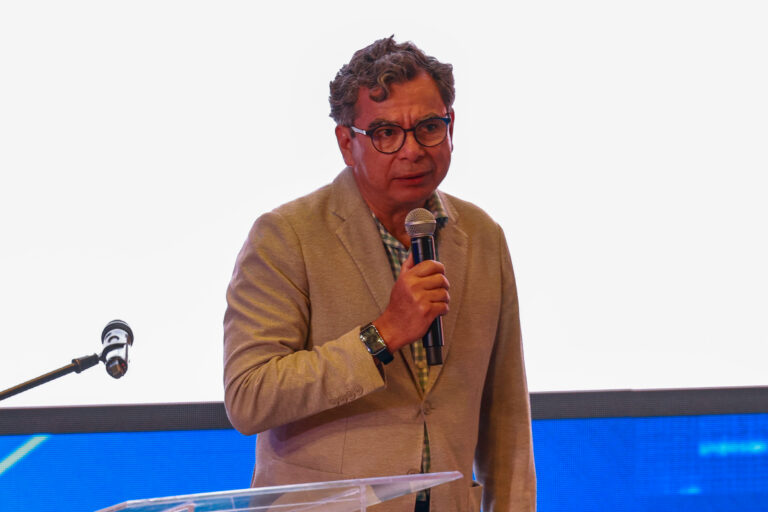 Expertos de México exponen en Caracas su visión sobre la soberanía de hardware y el poder de la ciencia de datos