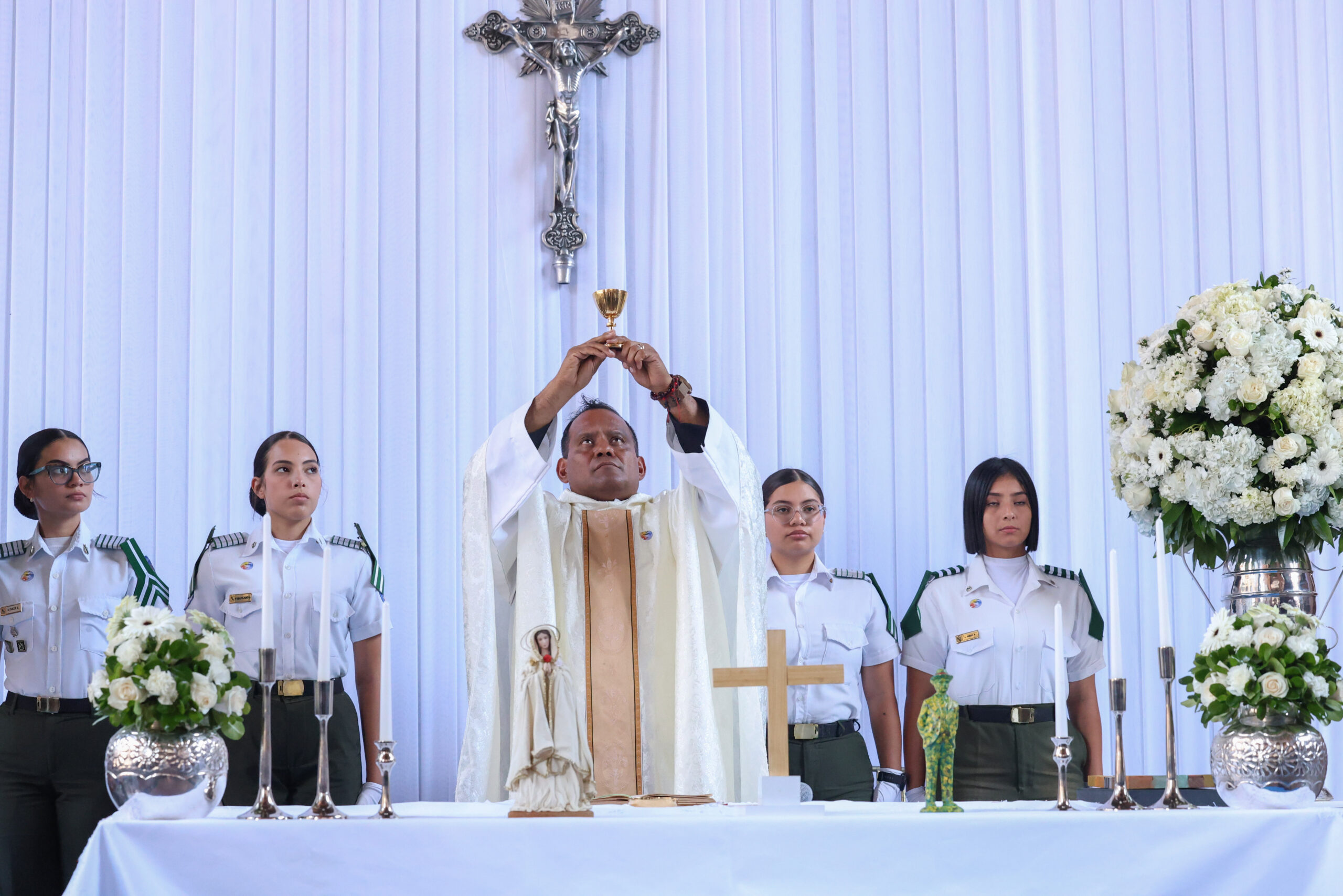 Comunidad científica participa en misa ecuménica por la paz y la reconciliación nacional